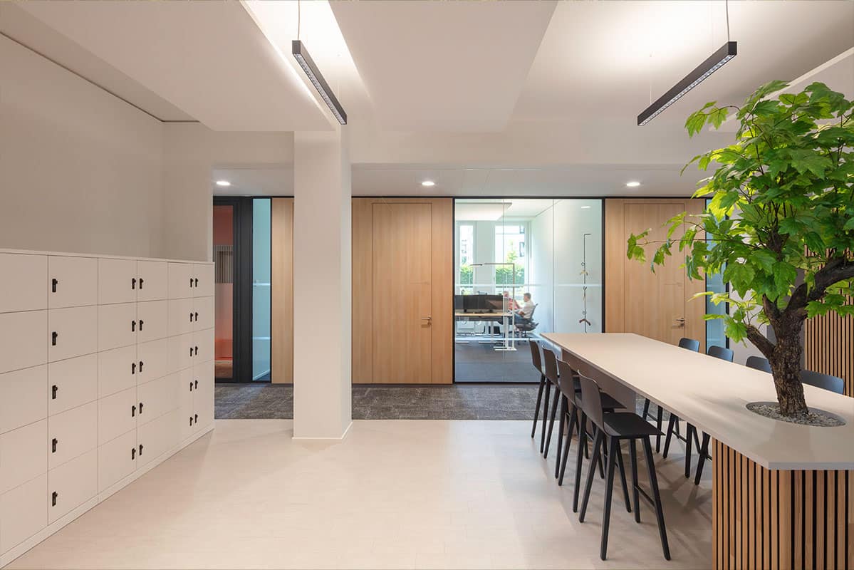 Reiterstaffel Offices - Innenansicht des modernen Büros