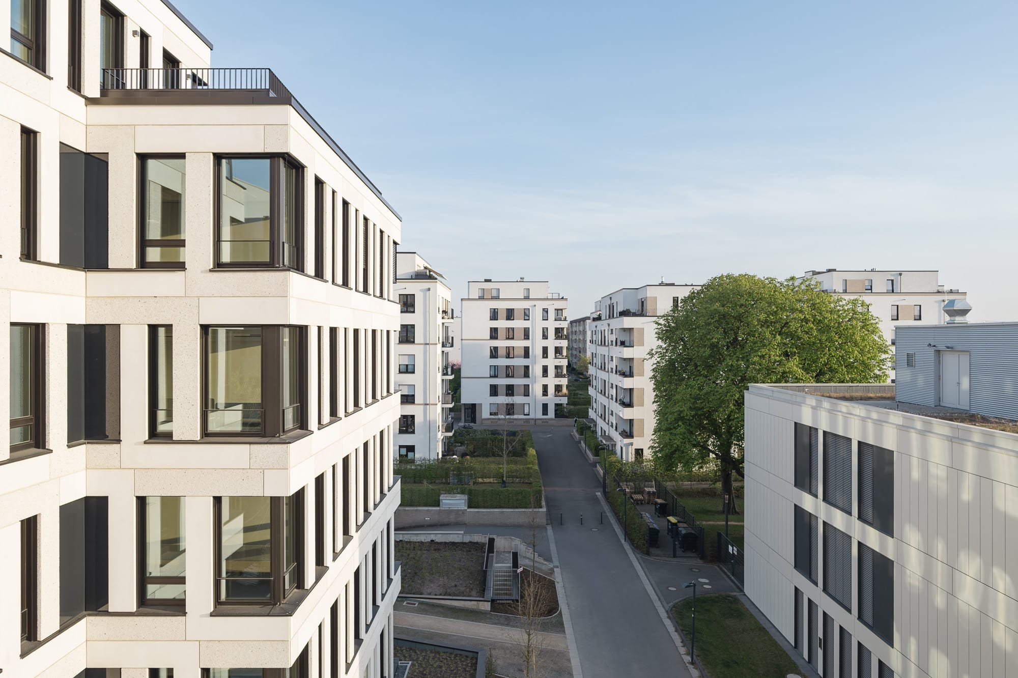 Außenansicht aus der Luft der Reiterstaffel Offices in Köln-Marienburg