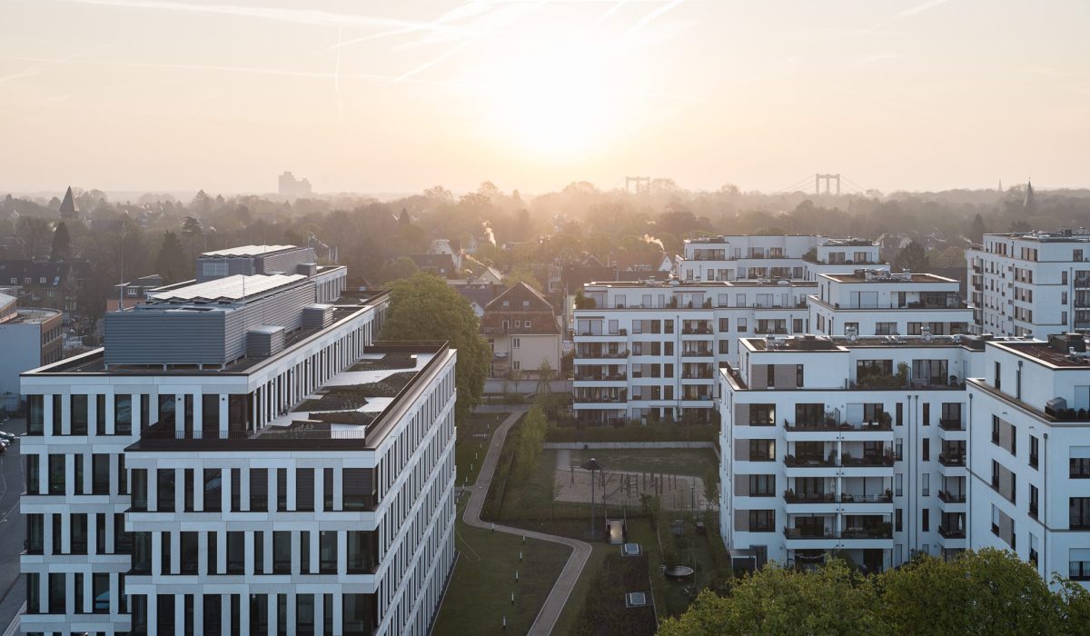 Außenansicht aus der Luft der Reiterstaffel Offices in Köln-Marienburg